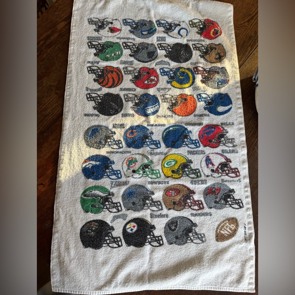 VINTAGE NFL Team Logo Towel  Towel